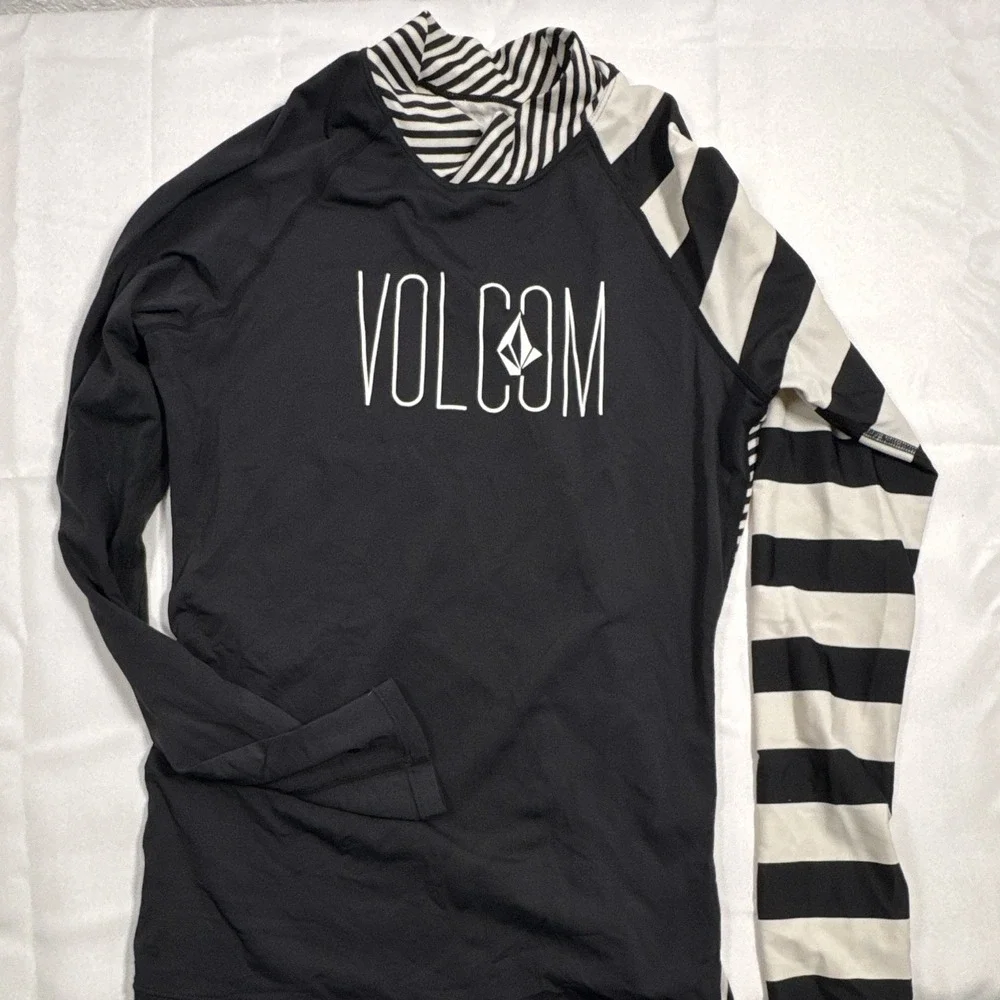 Volcom Mass Mode Long Sleeve Rash Guard Top Black/White Striped Size M